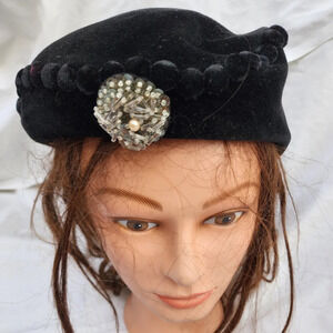 Vintage Velvet Italian beret‎ type hat